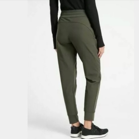 Athleta Pants - Athleta Headlands Hybrid Trek Mid Rise Jogger Black Women's 8